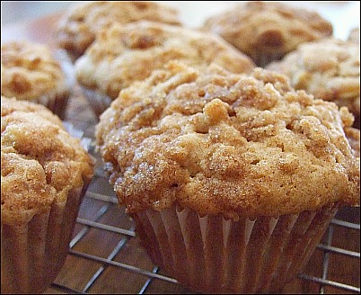 apple streusel muffins